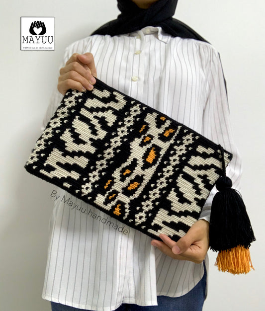 Mix pattern rectangular clutch