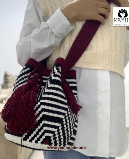 Maroon pop small mochila bag